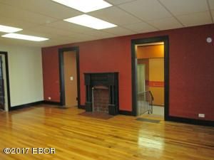 500 S Court St, Marion, IL 62959